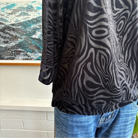 Black Zebra Print Off-Shoulder Top - Picture 3 of 7